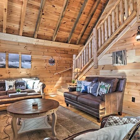 Gatlinburg Cabin With Loft And Game Room 1 Mi To Town Exterior foto