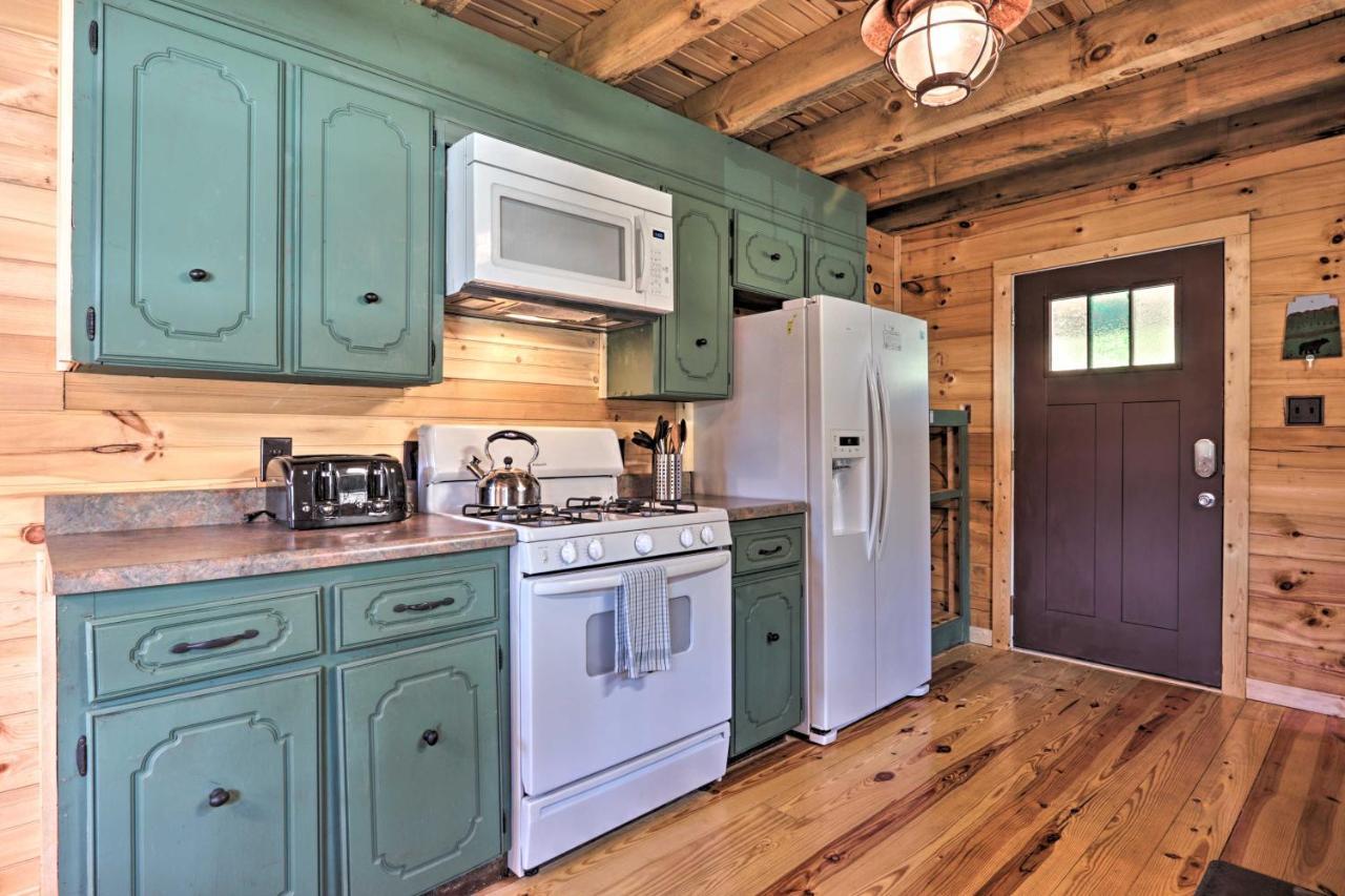 Gatlinburg Cabin With Loft And Game Room 1 Mi To Town Exterior foto