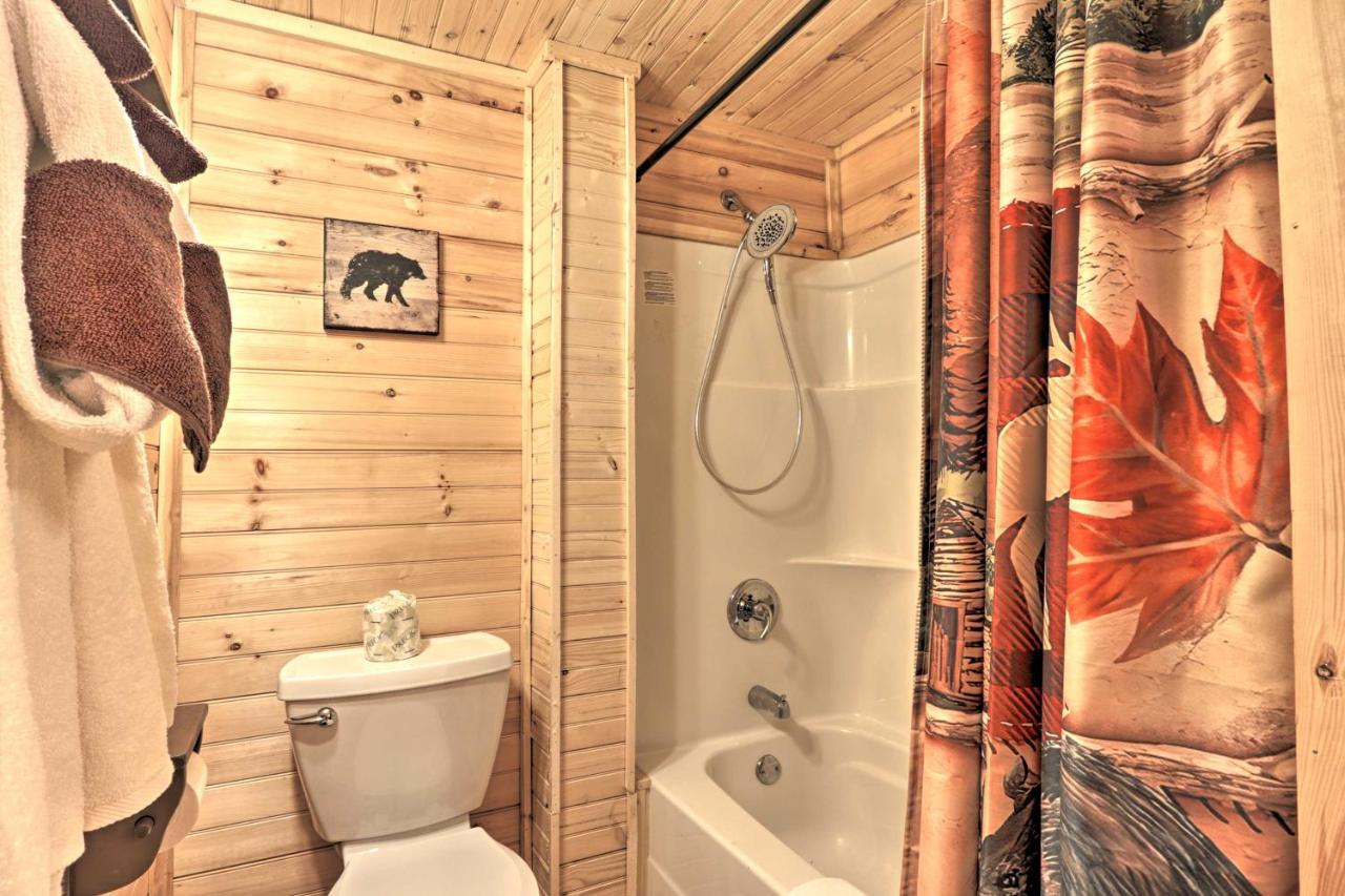 Gatlinburg Cabin With Loft And Game Room 1 Mi To Town Exterior foto